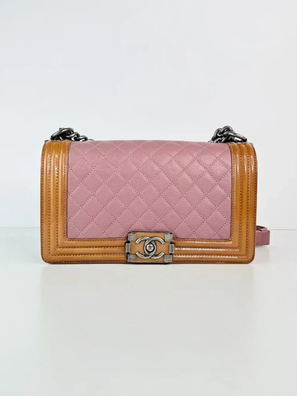 Channel boy flag crossbody bag - Picture 1 of 12